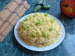 Салат Нежность с огурцами и курицей