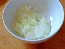 Салат Нежность с огурцами и курицей