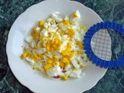 Салат Нежность с огурцами и курицей