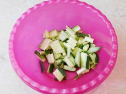 название картинки Салат Нежность с ветчиной и огурцом