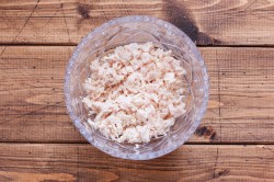 Салат Нежный с курицей и сыром