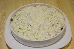 название картинки Салат Невеста с копченой курицей и грибами