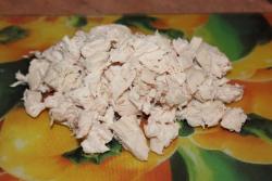 Салат Нежный с курицей и огурцами - шаг 3