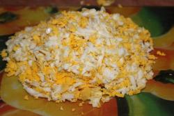 Салат Нежный с курицей и огурцами - шаг 5