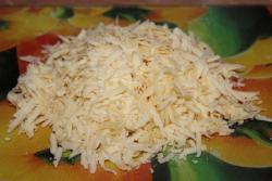 Салат Нежный с курицей и огурцами - шаг 6