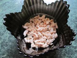 Салат Нежность с курицей черносливом огурцами