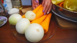 Салат Новинка на зиму Вкусный и съедается за 1 минуту - шаг 3 Салат Новинка на зиму Вкусный и съедается за 1 минуту - шаг 3