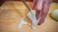 Салат Новинка на зиму Вкусный и съедается за 1 минуту - шаг 4 Салат Новинка на зиму Вкусный и съедается за 1 минуту - шаг 4