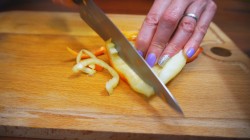 Салат Новинка на зиму Вкусный и съедается за 1 минуту - шаг 8 Салат Новинка на зиму Вкусный и съедается за 1 минуту - шаг 8