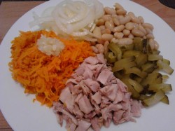 название картинки Салат Обжорка с фасолью консервированной