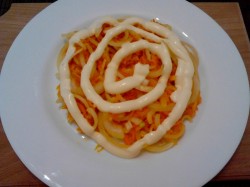 Салат Обжорка с колбасой