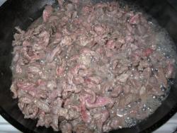 Салат Обжорка с грибами и говядиной