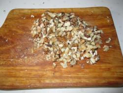 Салат Обжорка с грибами и говядиной