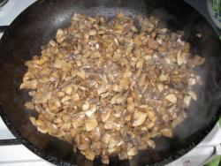 Салат Обжорка с грибами и говядиной