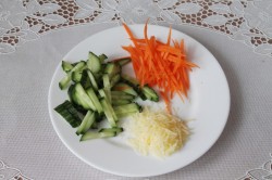 название картинки Салат огурцы грибы сыр