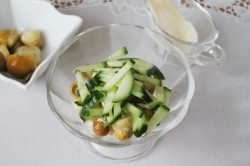 название картинки Салат огурцы грибы сыр