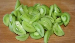 Салат из зеленых помидор по-корейски с морковью