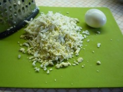 Салат Подарок с курицей и маринованными шампиньонами