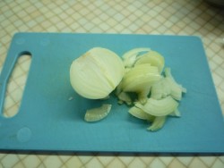 Салат Подарок с курицей и маринованными шампиньонами