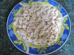 название картинки Салат Подсолнух из курицы с чипсами