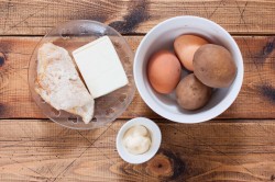 Салат с плавленным сыром и курицей