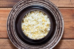 Салат с плавленным сыром и курицей