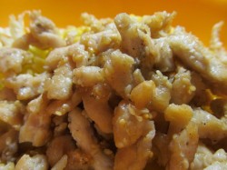 название картинки Салат Ревнивец с курицей и сухариками