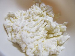 название картинки Салат Ревнивец с курицей и сухариками