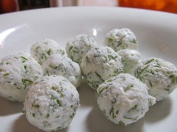 название картинки Салат Ревнивец с курицей и сухариками