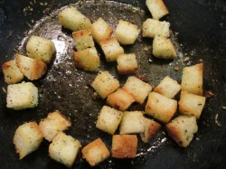 название картинки Салат Ревнивец с курицей и сухариками