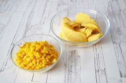 название картинки Салат Ромашка с чипсами