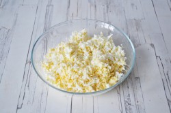 название картинки Салат Ромашка с чипсами