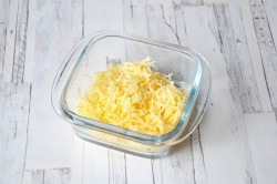 название картинки Салат Ромашка с чипсами