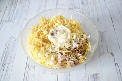название картинки Салат Ромашка с чипсами
