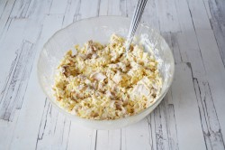название картинки Салат Ромашка с чипсами