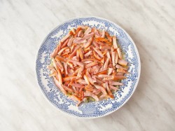 название картинки Салат Ромашка с копченой курицей