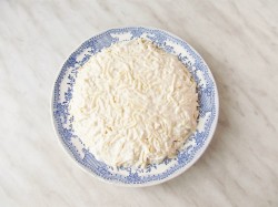 название картинки Салат Ромашка с копченой курицей