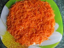 название картинки Мясной салат Ромашка из свинины с сыром и яйцом