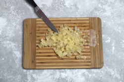 название картинки Салат с ананасом грецкими орехами и курицей