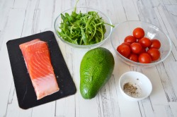 название картинки Салат с авокадо и красной рыбой