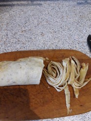 Салат с белым куриным мясом, огурцом и яичными блинчиками - шаг 11 Салат с белым куриным мясом, огурцом и яичными блинчиками - шаг 11