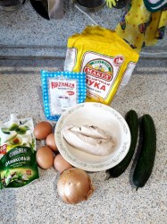 Салат с белым куриным мясом, огурцом и яичными блинчиками - шаг 1 Салат с белым куриным мясом, огурцом и яичными блинчиками - шаг 1