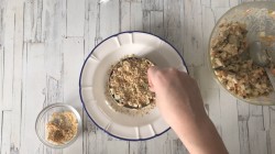 название картинки Салат с белыми грибами и курицей