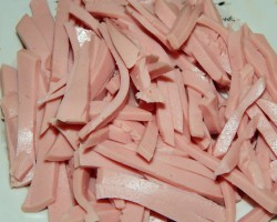 название картинки Салат с блинами и колбасой