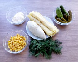 название картинки Салат с блинами и курицей