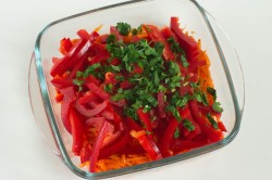 название картинки Салат с болгарским перцем и корейской морковью