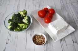 название картинки Салат греческий с сыром сиртаки брокколи, помидорами