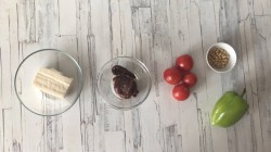 Салат с брынзой и томатами под шпинатным соусом