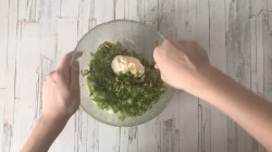 Салат с бужениной и солеными огурцами