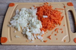 название картинки Салат с шампиньонами и фасолью